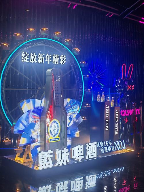 「开云体育官网品味城市夜场拳击狂欢:流光溢彩的灯光效果与背景音乐融入赛事,打破传统观感」